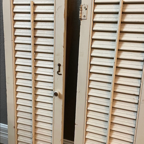 Vintage Cream Wooden Shutters - Picture 3 of 11